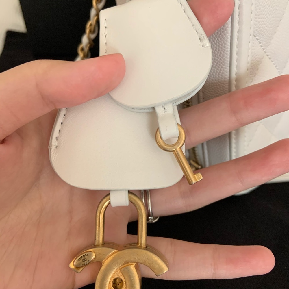Chanel medium vanity case - Picture 5 of 8